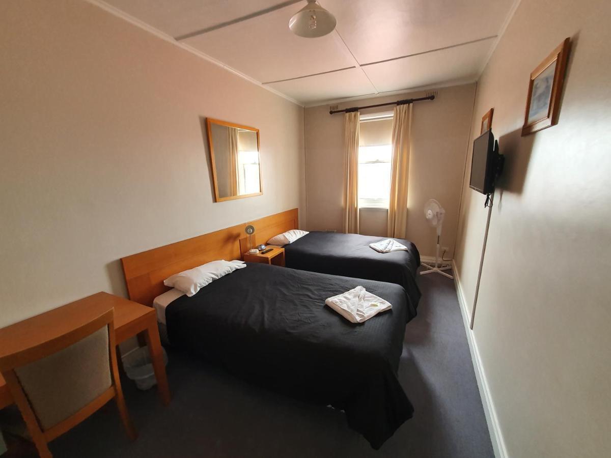 The Victoria Hotel Port MacDonnell Exterior foto
